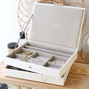 Jewelry storage
